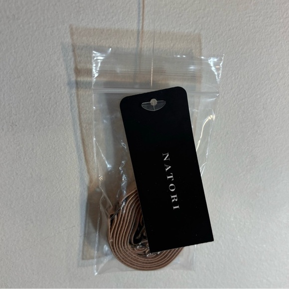 NATORI Sz 36B Bra Convertible Strapless Straps Included Padded Underwire NEW - Picture 2 of 5